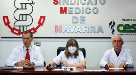 sindicato médico Alberto Pérez, Rosa Alás y Jesús Soria, miembros del Sindicato Médico de Navarra