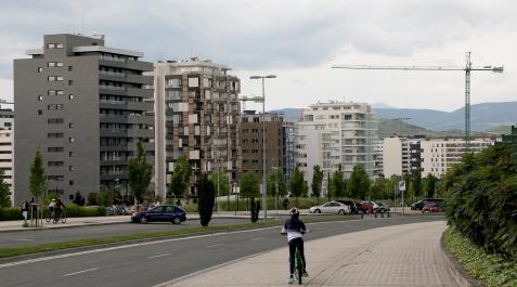 avenida-juan-pablo-II-lezkairu Cortes de tráfico este sábado en Lezkairu por una prueba de patinaje alpino