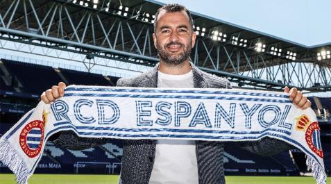 diego martinez Diego Martínez, con la bufanda del Espanyol
