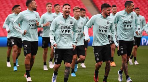Argentina, con Messi al frente, antes de jugar en Wembley Argentina, con Messi al frente, antes de jugar en Wembley
