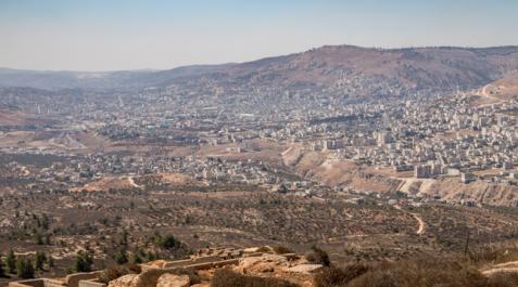 El santoral del 1 de junio recuerda a San Justino Mártir. En la imagen, la ciudad de Nablus en Cisjordania, donde nació El santoral del 1 de junio recuerda a San Justino Mártir. En la imagen, la ciudad de Nablus en Cisjordania, donde nació