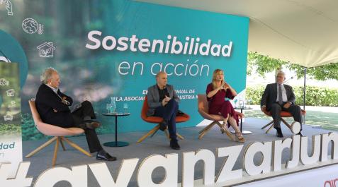 Alberto Andreu, Santiago Osés (Rockwool), Raquel Gascó (Schneider) y Alfonso Antoñanzas (Exkal) Alberto Andreu, Santiago Osés (Rockwool), Raquel Gascó (Schneider) y Alfonso Antoñanzas (Exkal)