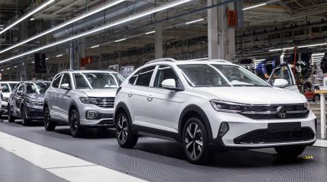 vw2 La cadena de montaje va a seguir trabajando de martes a viernes
