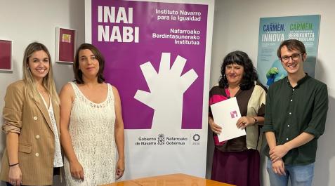 De Izquierda a derecha: Saioa Petrizan, coordinadora de Kattalingune; Maider Iribarren Murillo, miembro de la Junta de Kattalingorri; la directora gerente del INAI, Eva Istúriz y el subdirector de Igualdad LGTBI+, Julen Eneriz De Izquierda a derecha: Saioa Petrizan, coordinadora de Kattalingune; Maider Iribarren Murillo, miembro de la Junta de Kattalingorri; la directora gerente del INAI, Eva Istúriz y el subdirector de Igualdad LGTBI+, Julen Eneriz