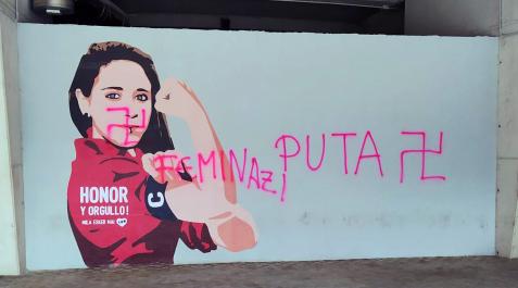 pintadas El mural dedicado a Mai Garde, con las pintadas que han aparecido sobre él este miércoles 8 de junio