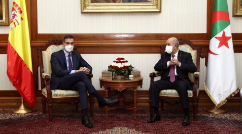 Pedro Sánchez, en Argelia El presidente del Gobierno, Pedro Sánchez (i), durante una reunión con el primer ministro de la República Argelina Democrática y Popular, Abdelaziz Djerad, en el Hotel El Aurassi, en Argel (Argelia) el pasado 8 de octubre de 2020