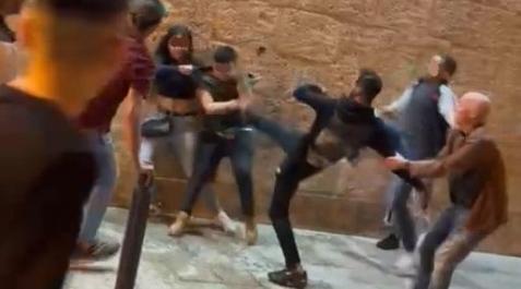 tudela pelea Varios jóvenes, durante la pelea en el exterior de la discoteca