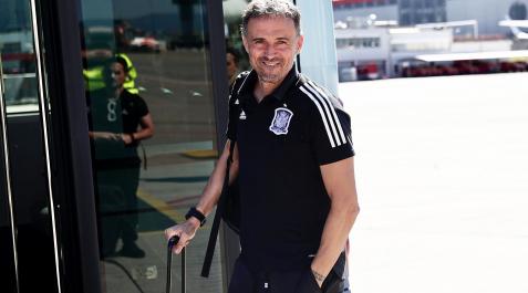 LEnrique Luis Enrique, nada más aterrizar ene la eropuerto de Málaga