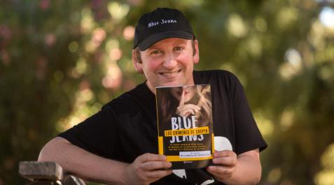 Biue-Jeans El escritor Blue Jeans, pseudónimo de Francisco de Paula Fernández González, con su nueva novela, 'Los crímenes de Chopin'