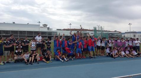 Podio de la final a ocho, con Hiru Herri en tercera posición Podio