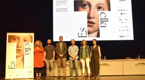 musica-antigua-estella-ella Raquel Andueza, directora artística del Festival; Koldo Leoz, alcalde de Estella; Ignacio Apezteguía, director general de Cultura-Institución Príncipe de Viana; Lorenzo García Echegoyen, director del Servicio de Acción Cultural; Mariví Valencia, concejala de Cultura del Ayuntamiento de Eguzkiza; y Mari Sol Martínez Caspe, jefa de Sección de Programas Artísticos y Difusión del Servicio de Acción Cultural
