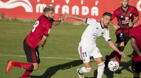 Kike Barja en un partido contra el Mirandés Kike Barja en un partido contra el Mirandés