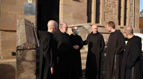 Desde la izquierda, los monjes de Leyre, el miércoles por la tarde en la residencia de los jesuitas en Javier Desde la izquierda, los monjes de Leyre, el miércoles por la tarde en la residencia de los jesuitas en Javier