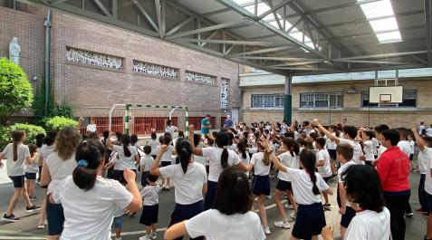 Imagen de los alumnos del colegio Santísimo Sacramento de Pamplona, en una de las actividades que englobaba la campaña Imagen de los alumnos del colegio Santísimo Sacramento de Pamplona, en una de las actividades que englobaba la campaña
