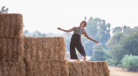 Lucía Nieto, durante una actuación al aire libre en el festival Danseu