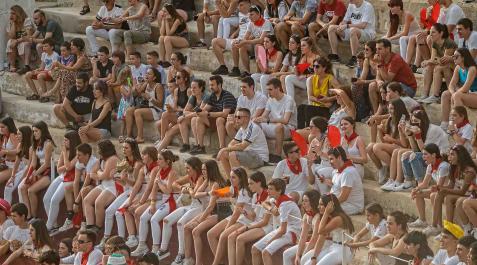 Público en la plaza de toros de Estella durante las pasadas fiestas de la Virgen del Puy Público en la plaza de toros de Estella durante las pasadas fiestas de la Virgen del Puy