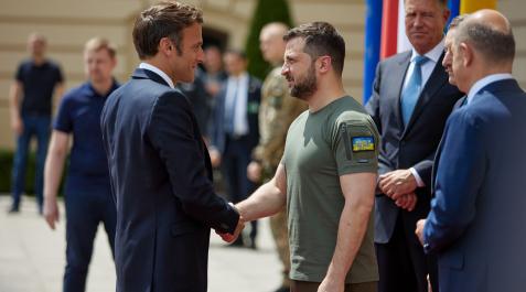 El presidente de Francia, Emmanuel Macron, y el presidente de Ucrania, Volodirmir Zelenski. El presidente de Francia, Emmanuel Macron, y el presidente de Ucrania, Volodirmir Zelenski.