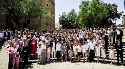 Mencos Imagen de familia de los Mencos congregados en Tafalla, en la Casa Solar