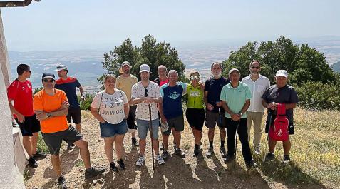La cima de Montejurra acogió la romería a San Gervás en la que este año no se presentó el cartel La cima de Montejurra acogió la romería a San Gervás en la que este año no se presentó el cartel