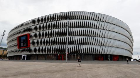 Bilbao Exterior del estadio San Mamés, uno de los lugares que acogerán las urnas para las elecciones del Athletic
