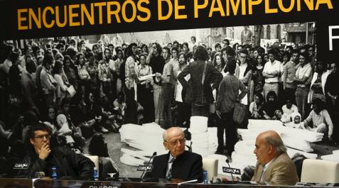 Diálogos de medianoche Encuentros 1972 José Díaz Cuyas, Jesús Huarte y José Luis Alexanco durante unos 'Diálogos de mediacnoche' en 2010