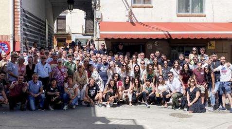 Un nutrido grupo de personas participó en la despedida del bar Mochope Un nutrido grupo de personas participó en la despedida del bar Mochope