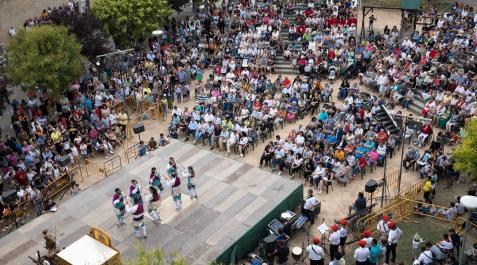 Paloteado de San Juan del barrio de Lourdes en Tudela Paloteado de San Juan del barrio de Lourdes en Tudela