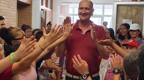 Fotos de la despedida de Juan Carlos Turumbay en su último día como director del CP Noáin.