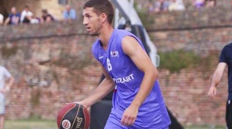 Darko Darko Brasanac, en el partido benéfico de baloncesto