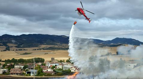 BadostainIncendio Medios aéreos y terrestres sofocan un incendio en Badostáin