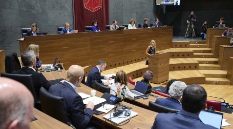 parlamento de navarra Pleno del Parlamento de Navarra en el que se ha aprobado la Ley Foral de reconocimiento de las víctimas de abusos sexuales en el seno de la Iglesia católica de Navarra