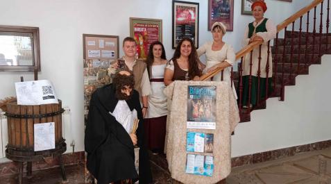 Desde la izda., Sergio Ventura, Nerea Manso, María Arróniz, Txus Zabaleta y Rosa Chasco, ayer en la presentación de la Semana de la Brujería Desde la izda., Sergio Ventura, Nerea Manso, María Arróniz, Txus Zabaleta y Rosa Chasco, ayer en la presentación de la Semana de la Brujería