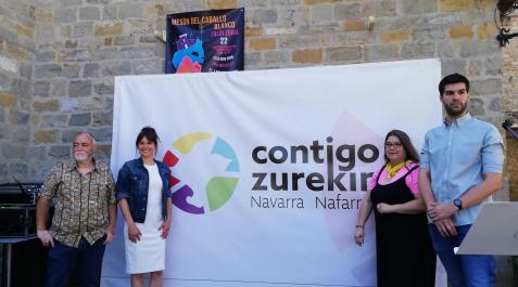 contigo navarra Txema Noval, Begoña Alfaro, Olga Risueño y Carlos Guzmán desvelan el logo de 'Contigo Navarra', confluencia entre Podemos, IUN, Batzarre e Independientes