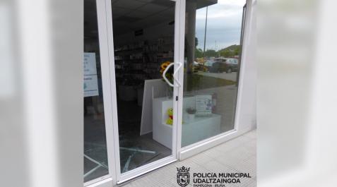 farmacia de Ripagaina La puerta de la farmacia de Ripagaina donde se produjo el robo