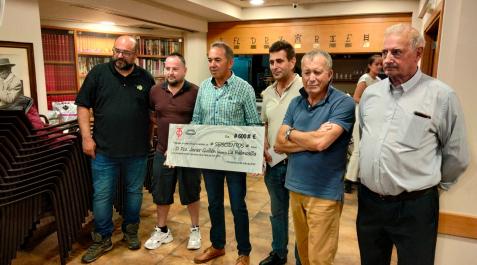 palmosilla Entrega del cheque al mayoral de La Palmosilla