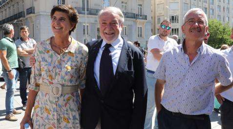 Concentración por el 25 aniversario del asesinato de Miguel Ángel Blanco a manos de ETA La expresidenta del PP vasco, María San Gil; el exministro de Interior, Jaime Mayor Oreja y el confundador de Vox y víctima de ETA