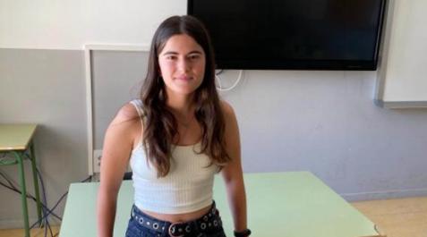 A Cristina Serrano Millán en un aula del IES Alhama de Corella.
