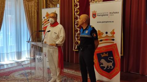 Rueda de prensa de este domingo en el Ayuntamiento de Pamplona Rueda de prensa de este domingo en el Ayuntamiento de Pamplona