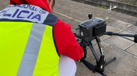 Dron de Policía Nacional que localizó al piloto en Carlos III Dron de Policía Nacional que localizó al piloto en Carlos III