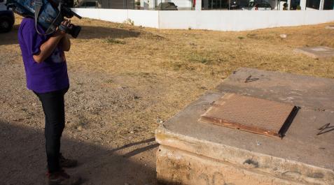 alcantarilla málaga Imagen de la alcantarilla situada en la calle Juan de Robles de Málaga, donde ha sido localizado el cadáver de una mujer a unos ocho metros de profundidad