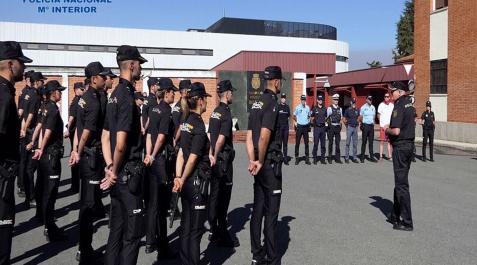 22 policías nacionales en prácticas se incorporaron el 13 de julio a la Jefatura Superior de Policía de Navarra 22 policías nacionales en prácticas se incorporaron el 13 de julio a la Jefatura Superior de Policía de Navarra
