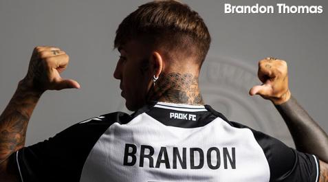 Brandon Thomas posa como nuevo futbolista del PAOK Brandon Thomas posa como nuevo futbolista del PAOK