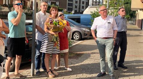 Mugica De izquierda a derecha, los hijos de Múgica, Daniel, Francisco Javier y Raquel, su viuda Reyes Zubeldía y el expresidente Miguel Sanz