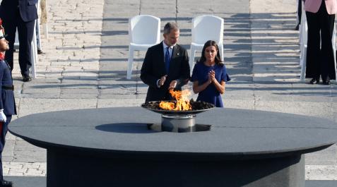 El rey Felipe VI y la reina Letizia durante el homenaje de Estado a las víctimas de la covid-19 y de reconocimiento a la labor del personal celebrado en Madrid El rey Felipe VI y la reina Letizia durante el homenaje de Estado a las víctimas de la covid-19 y de reconocimiento a la labor del personal celebrado en Madrid