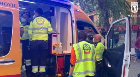 samur Los facultativos de Samur-Protección Civil atendieron al operario