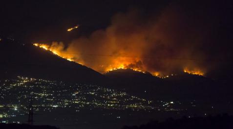 incendio mijas Vista nocturna del incendio declarado en el paraje El Higuerón de Mijas (Málaga)