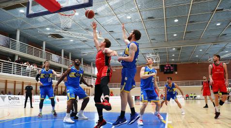 BasketNavarra Tiro de Tate Hoffman durante un partido con el Basket Navarra
