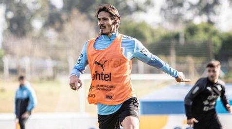 Edinson Cavani entrenando con Uruguay Edinson Cavani entrenando con Uruguay