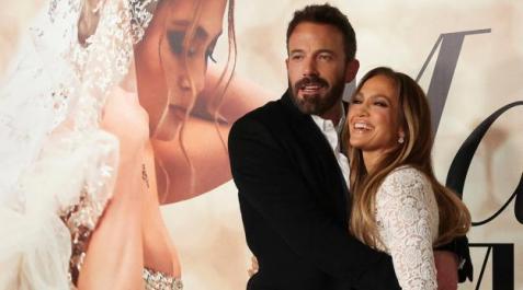 Ben Afleck y Jennifer Lopez, en el estreno de la película 'Cásate conmigo' en Los Ángeles