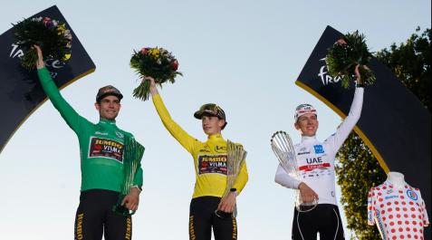ganadores-tour-francia Podio con los ganadores del Tour de Francia 2022: Jonas Vingegaard, Wout Van Aert y Tadej Pogacar